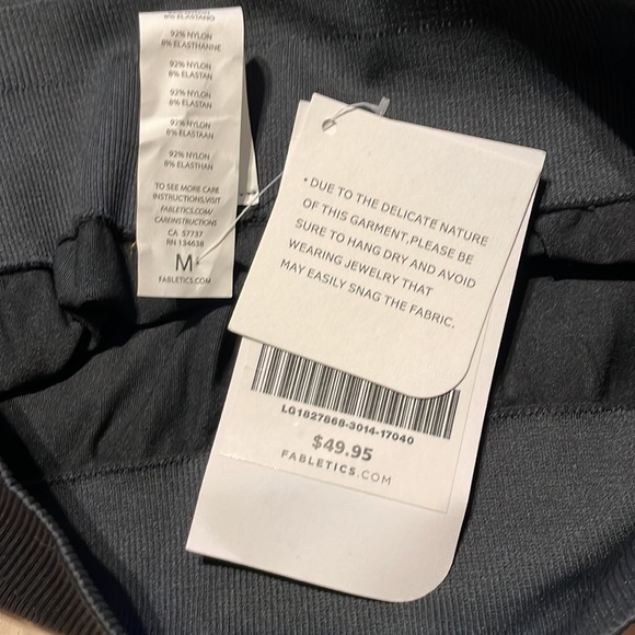 Fabletics Seamless Mid-Rise Jacquard 7/8 Leggings - New With Tag - Picture 3 of 4